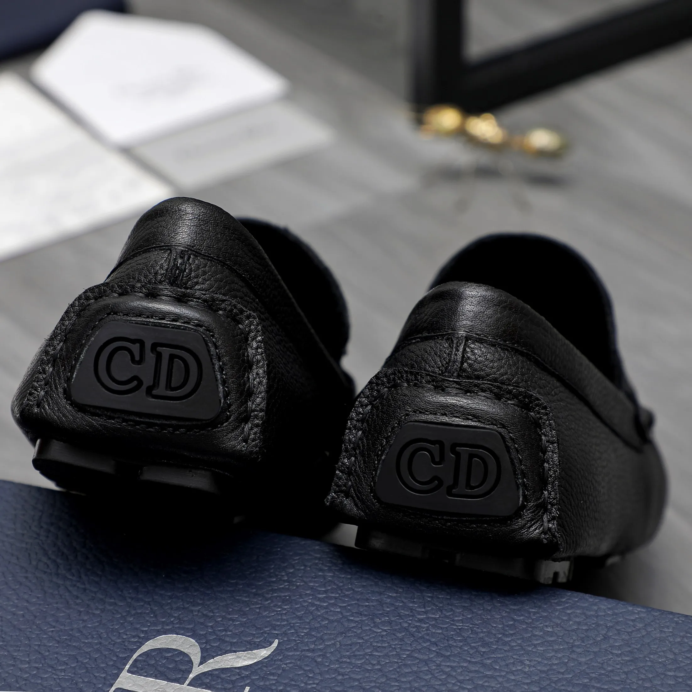 Men's shoes 💰400 Product trademark: Dior "Dior" casual slip-on shoes Regular size: 38-45 (45 is custom-made and non-returnable) Product materials: Selected pebbled cowhide embossed upper, pigskin lining, rubber outsole